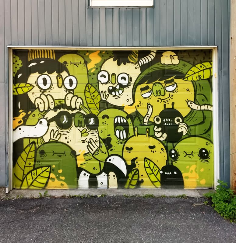 Astro on a Hochelaga garage door